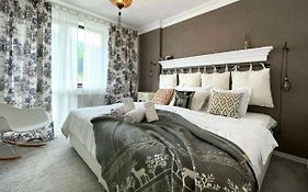 Colina Boutique Apartment - Free Parking&Smart Tv